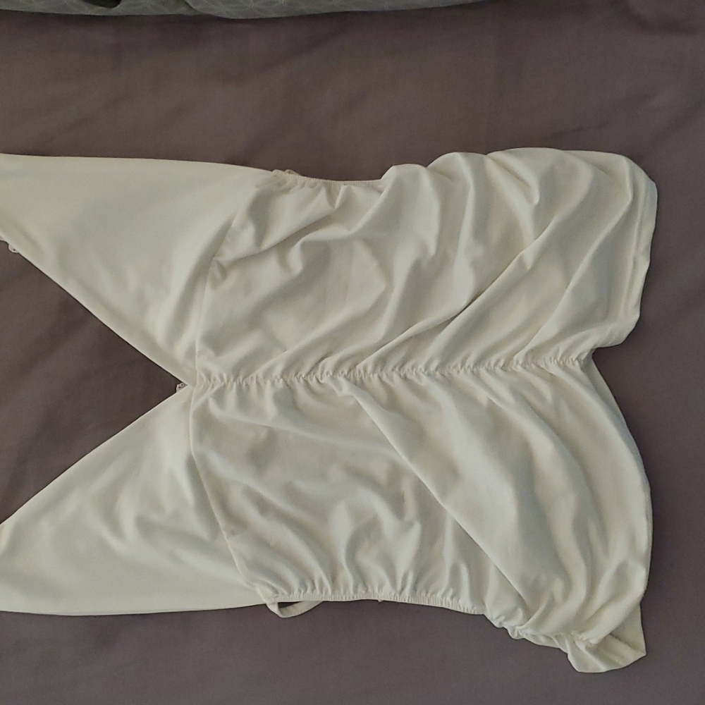 Backless white top - Picture 4 of 4